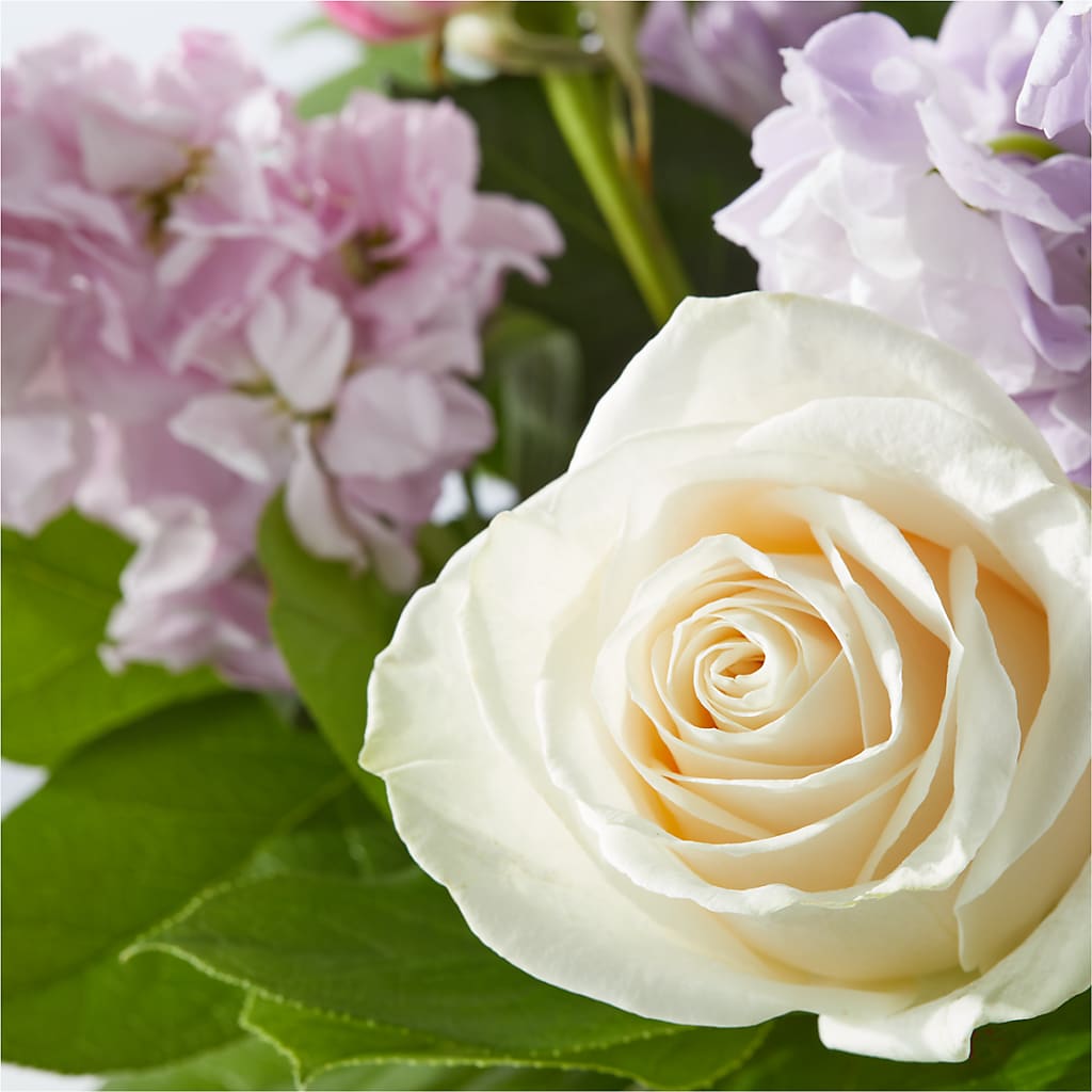 Springtime Spritz Bouquet – BLOOM FLOWERS & EVENT RENTALS, Corona CA