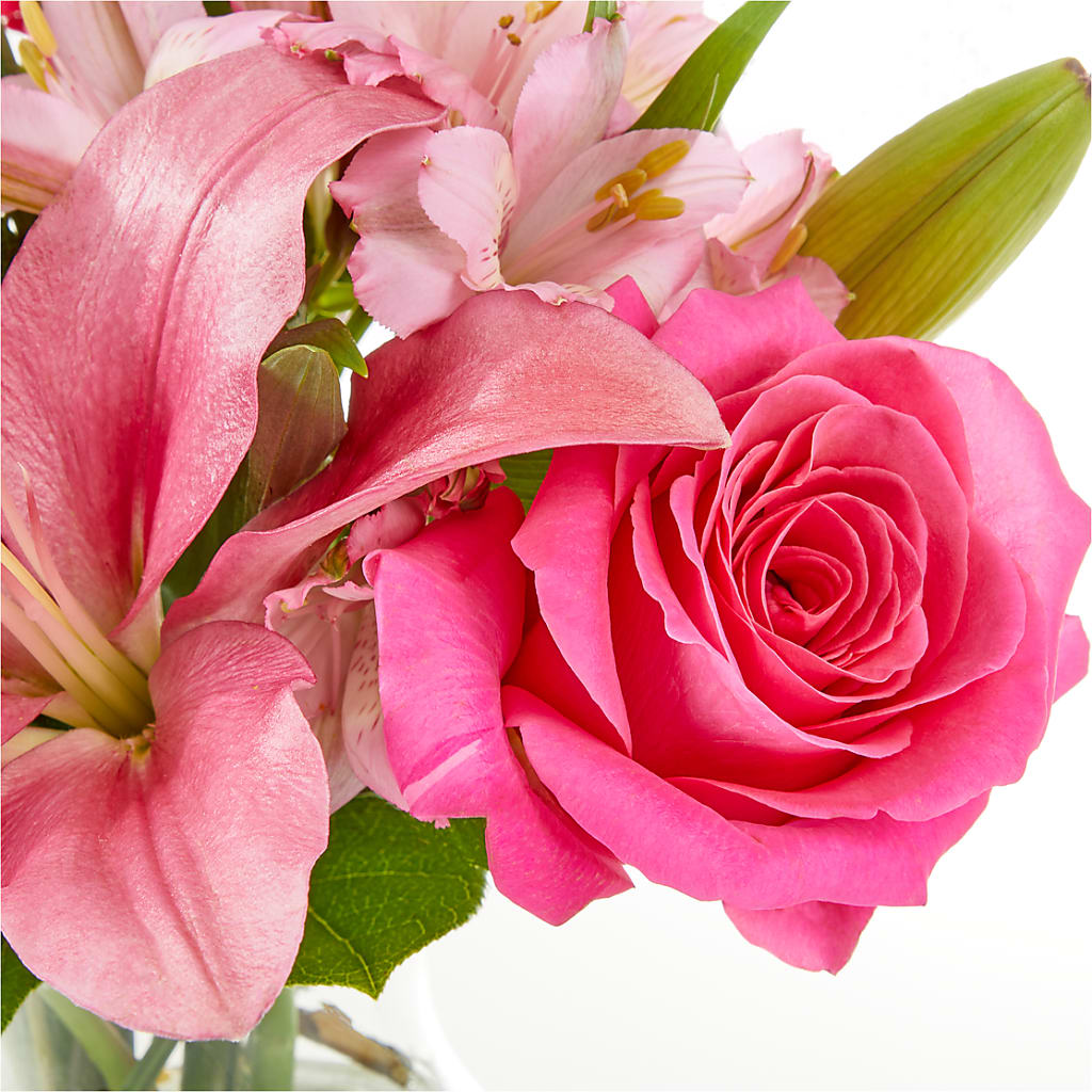Lots of Love Bouquet – BLOOM FLOWERS & EVENT RENTALS, Corona CA