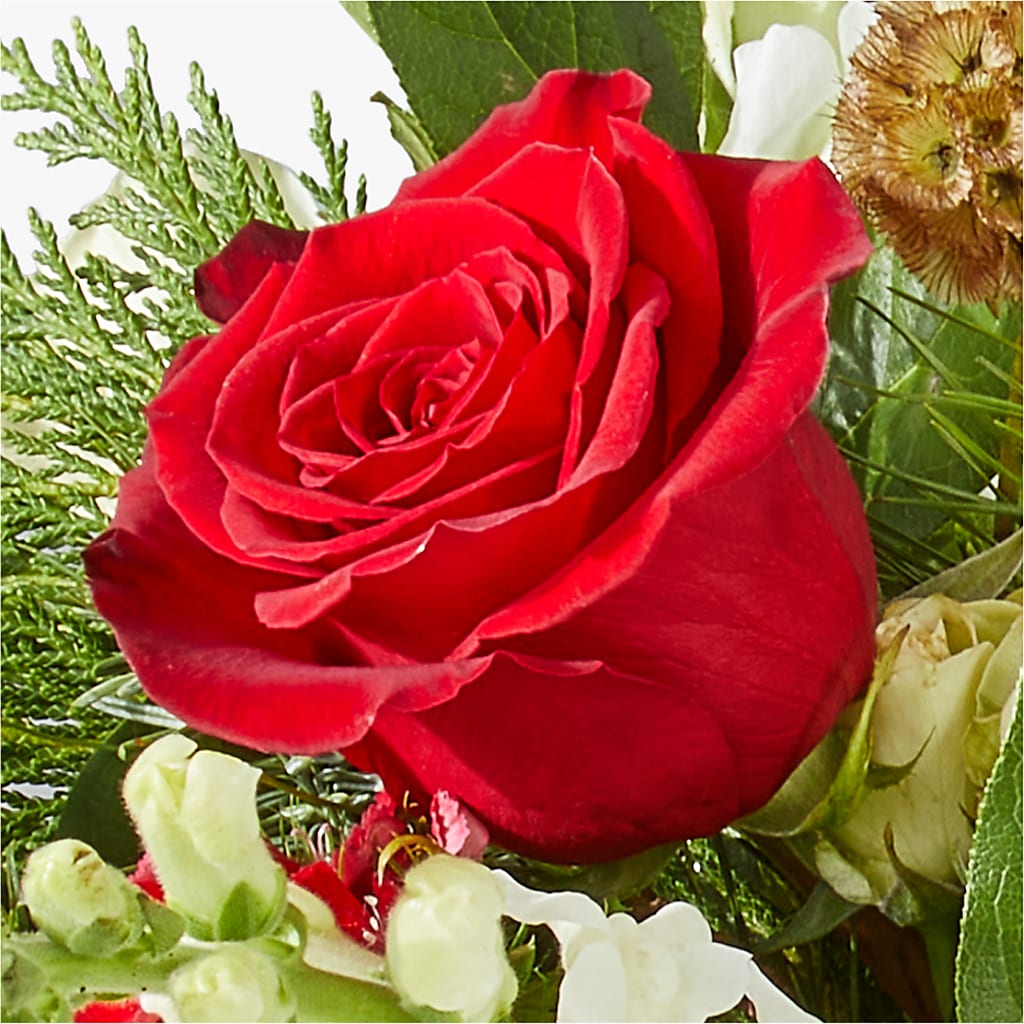 Deck the Halls Bouquet – BLOOM FLOWERS & EVENT RENTALS, Corona CA